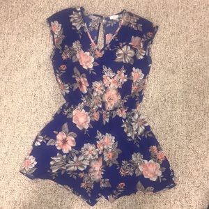 Charming Charlie Size Medium Romper